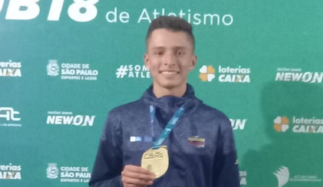 Julián Andrés Alfonso ganó la medalla de oro en la modalidad de los 10 mil metros marcha.