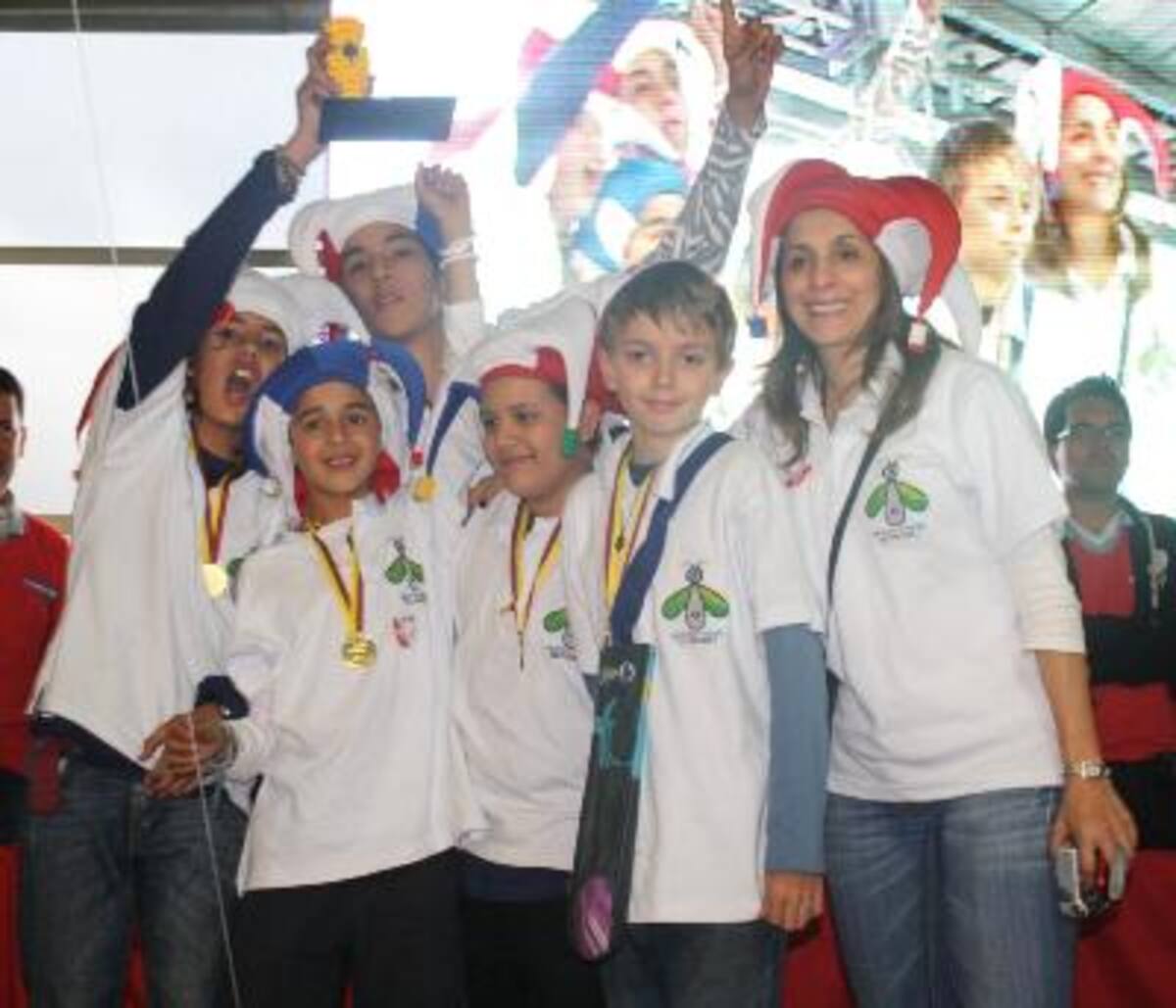 5 de marzo. Competición Categoría Infantil. El equipo MONTECHSSORI de MEDELLÍN, ganador nacional representará a Colombia en el WORLD FESTIVAL FLL en San Louis, USA  en el mes de abril de 2011.