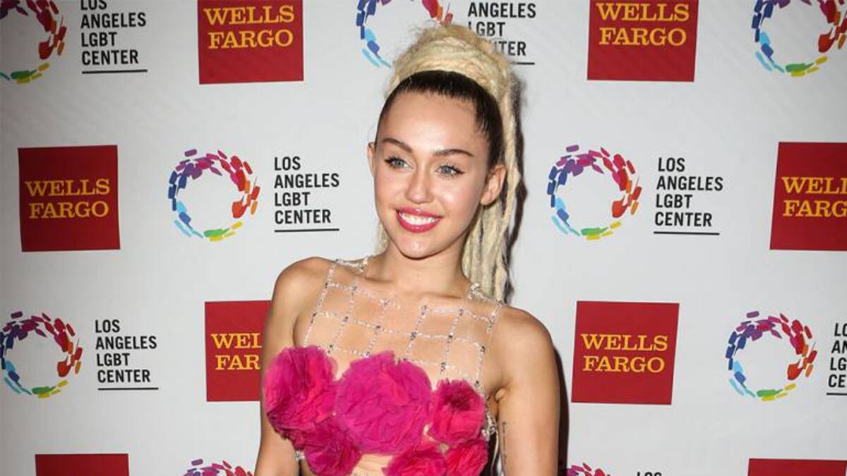 La primera relación de Miley Cyrus fue con una chica