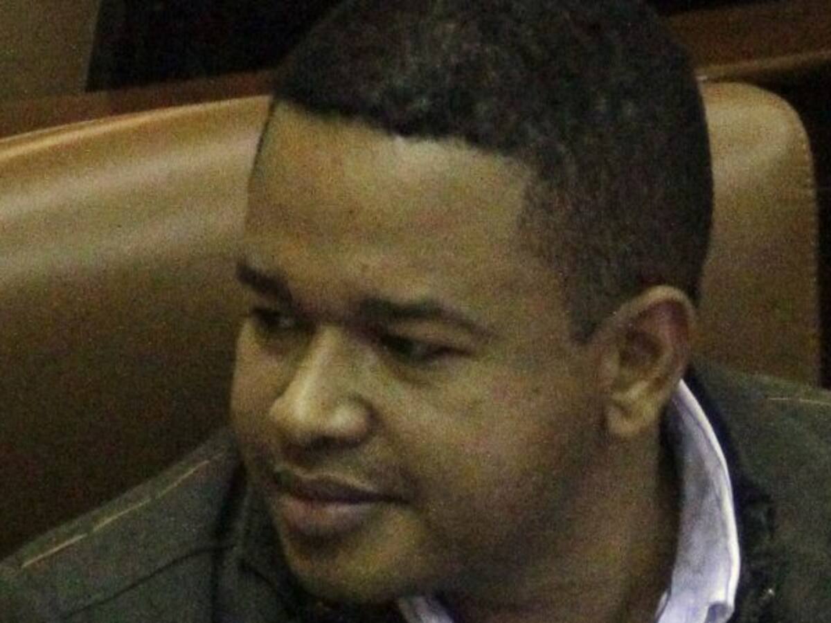 Yahir Acuña sigue sumando respaldos políticos a la campaña de su esposa