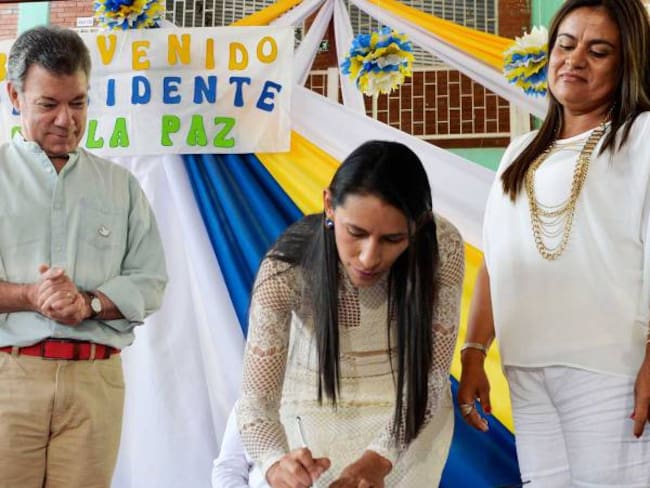 Colombia tiene en 2016 una nueva esperanza, la paz: Santos