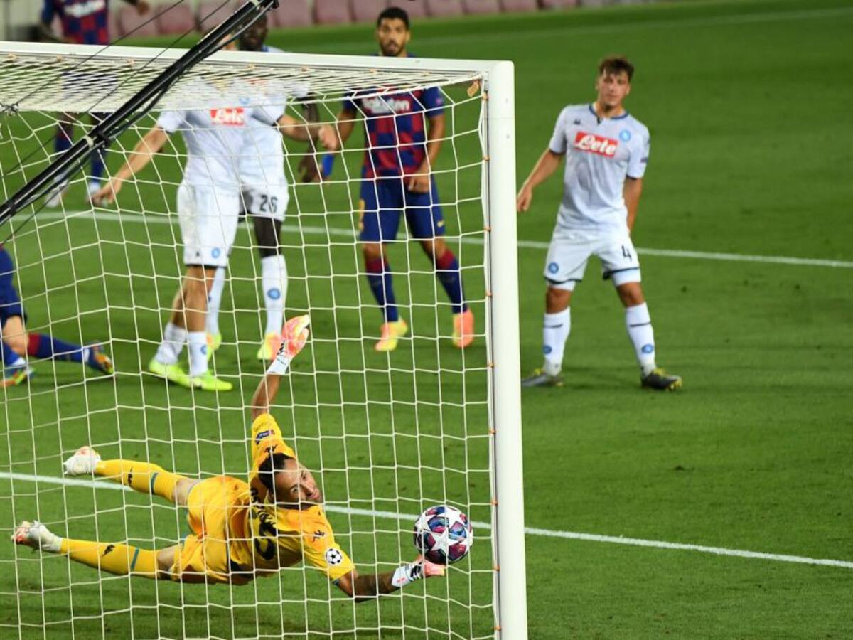 Barcelona derrotó al Napoli y el VAR volvió a ser protagonista