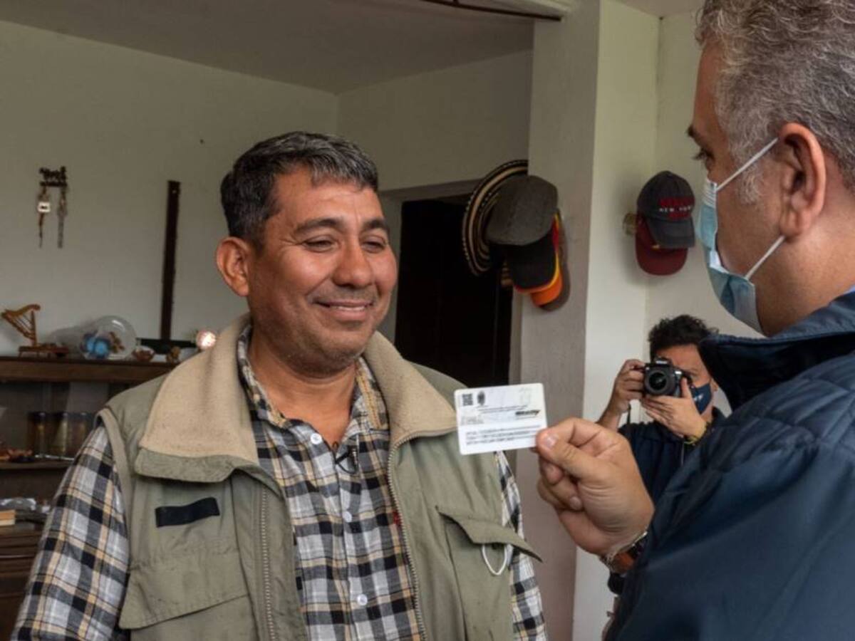 Duque entregó el primer estatuto a migrantes venezolanos