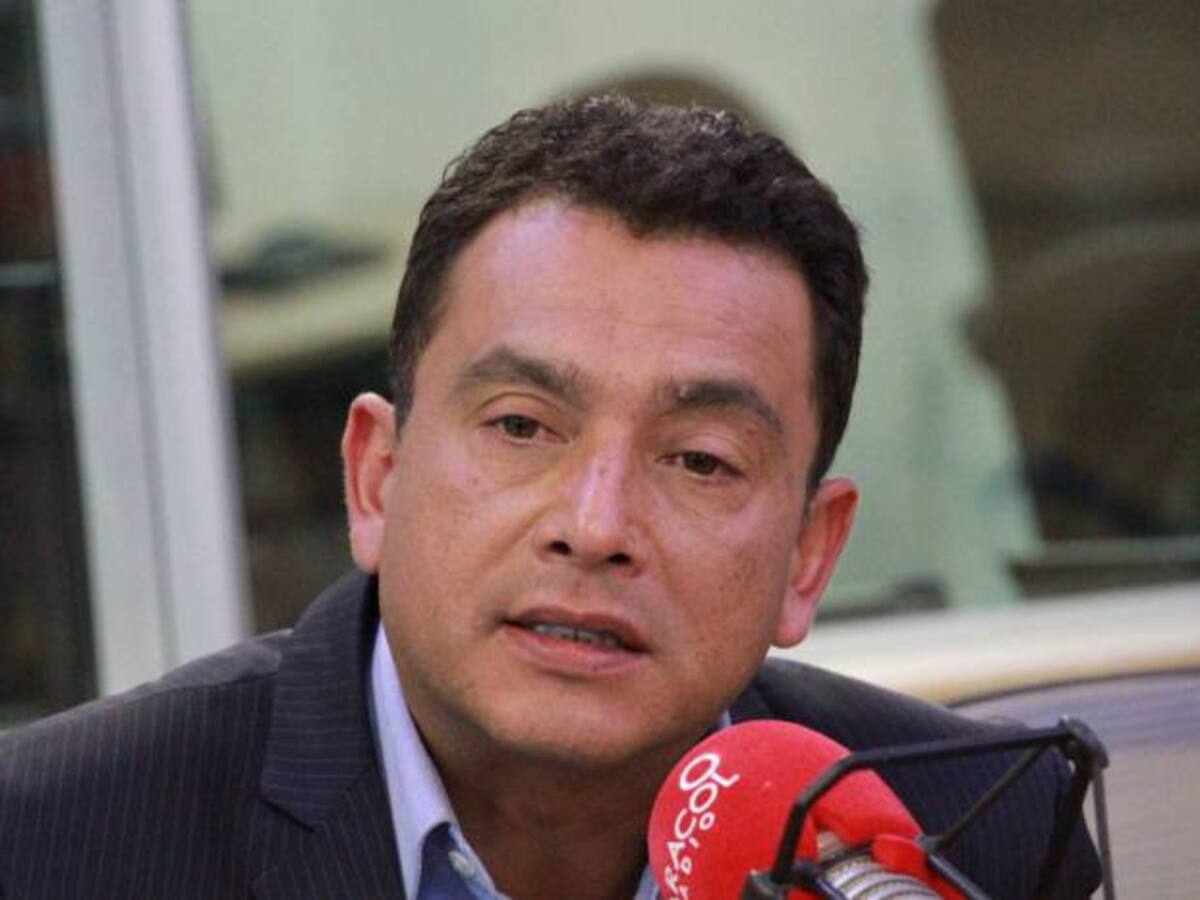 El proceso con el ELN es crónica de un fracaso anunciado, pero Bell es un acierto: Libreros