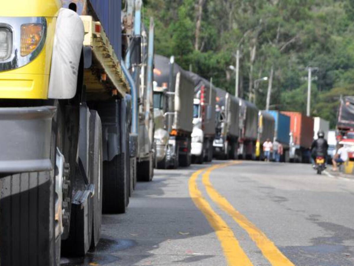 Perdemos $20.000 millones diarios por el paro: Colfecar