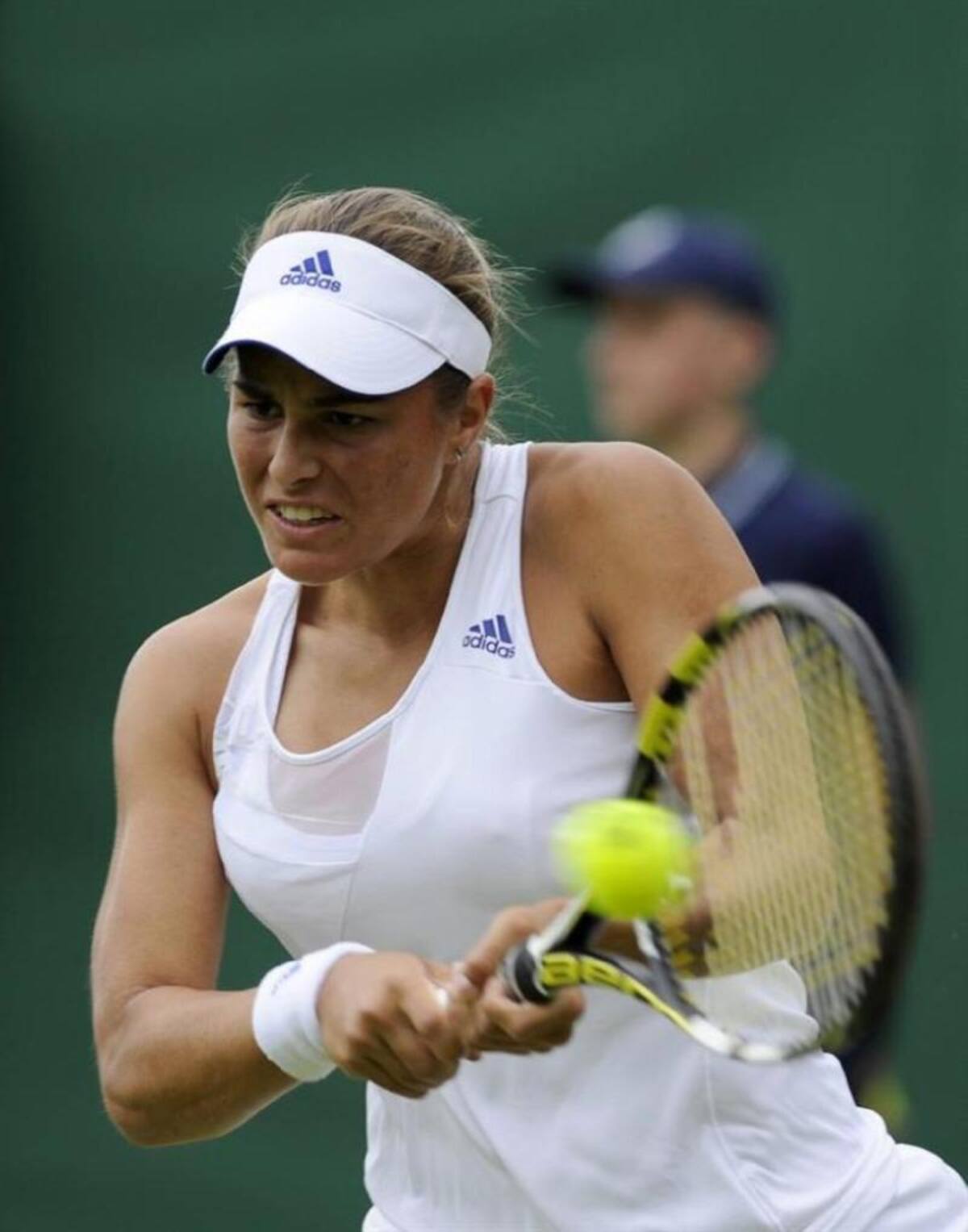 La puertorriqueña Mónica Puig dio la sorpresa de la jornada al vencer a la italiana Sara Errani 6-3, 6-2.