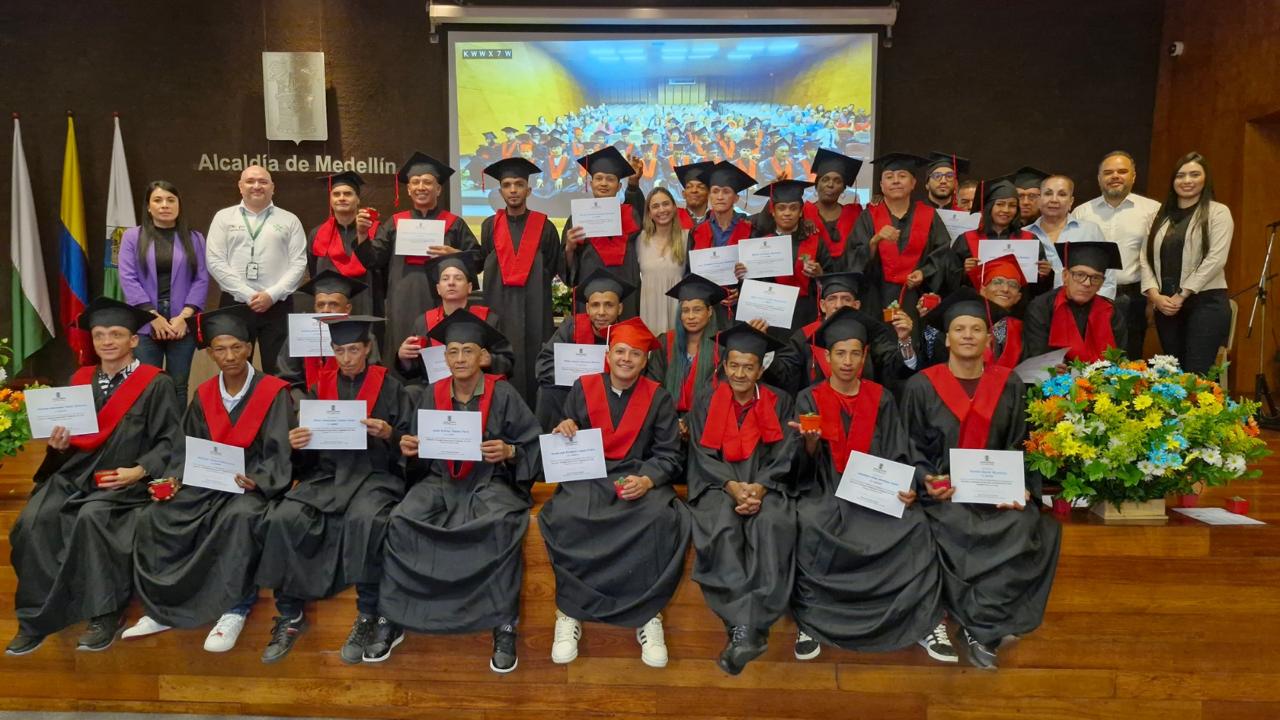 Ex habitantes de calle en Medellín luego de su proceso de resocialización. Foto: Alcaldía de Medellín.