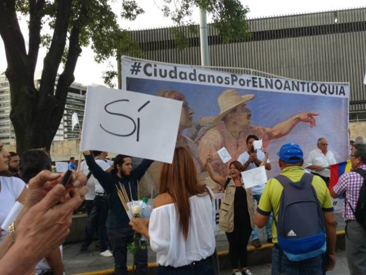 Campañas del SI y el NO se enfrentan antes de acto de Pepe Mújica en Medellín