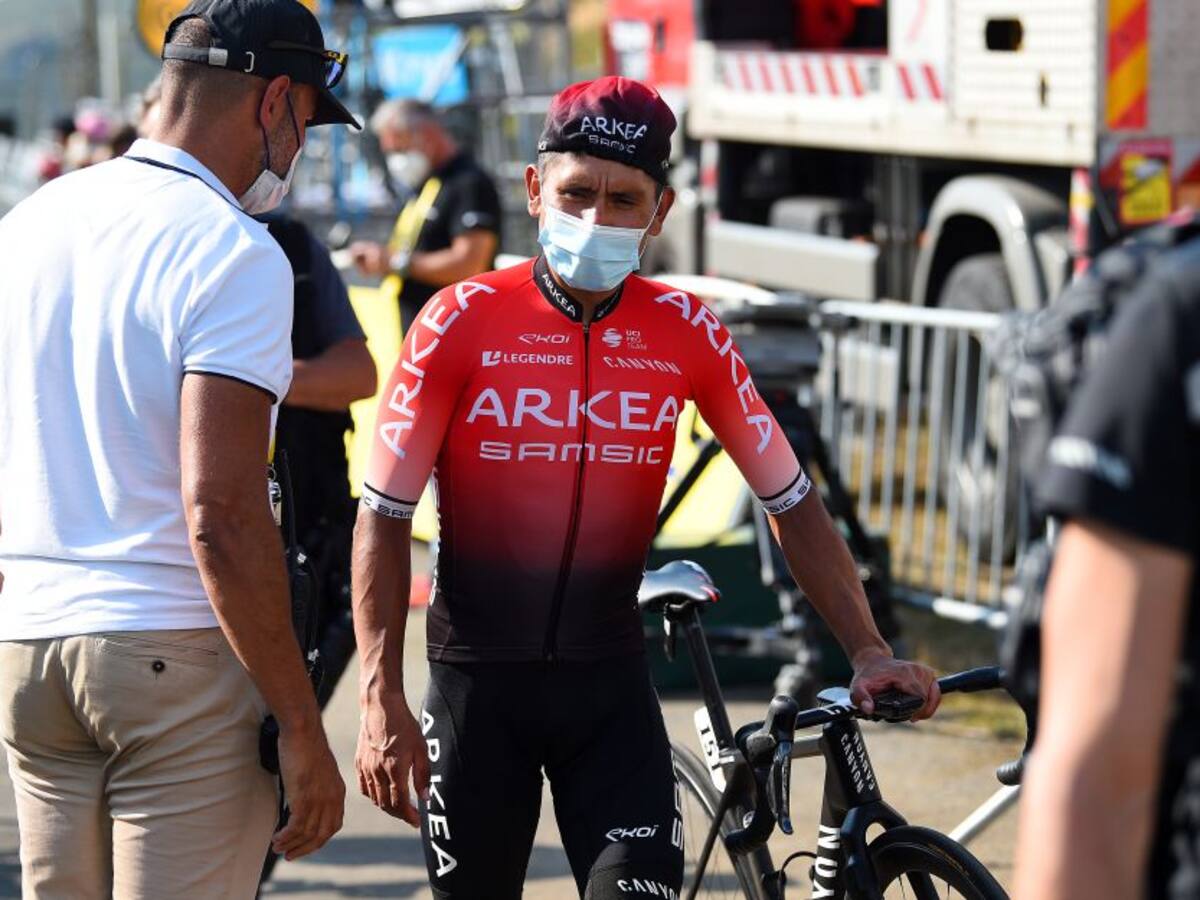 Nairo Quintana, penalizado por apoyarse en una moto en la etapa 18 del Tour