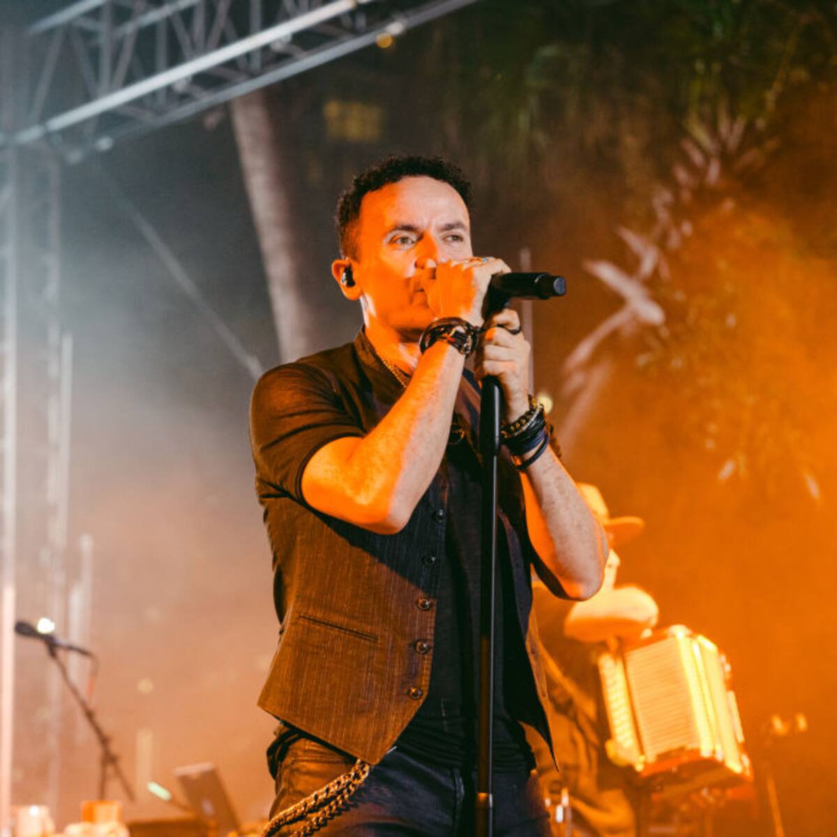 “Es una canción de resistencia”: Fonseca sobre ‘Venga lo que venga’ con Rawayana