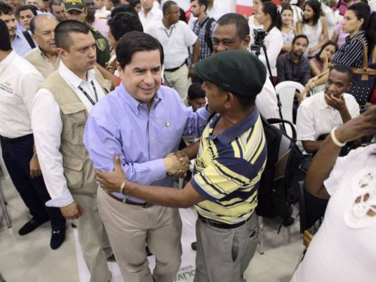 Gobierno invita al diálogo al Centro Democrático después del plebiscito
