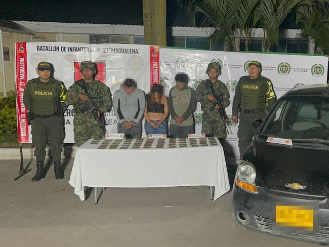 Encontrados dos paquetes que contenían 1174 cartuchos calibre 5.56 mm. Foto Novena Brigada.