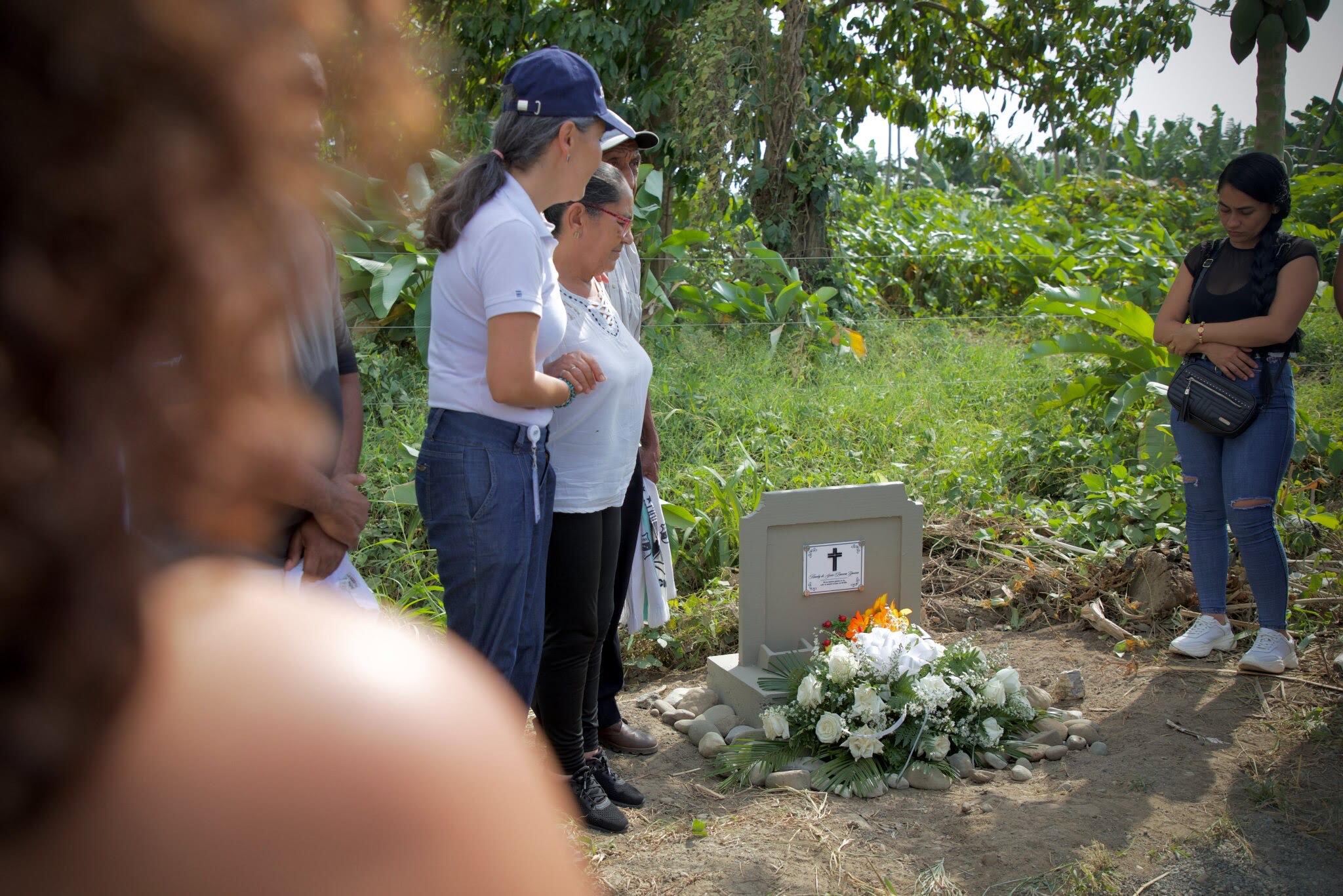 La familia logró sepultar a su ser querido tras quince años de búsqueda. Foto: JEP.
