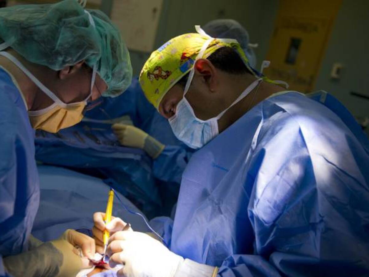 Hombre destruye su intestino con un juguete sexual