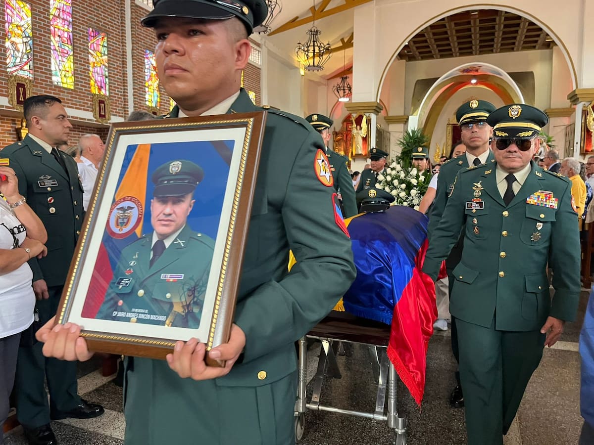 En Calarcá, Quindío rindieron homenaje con honores militares al cabo primero Jairo Andrés Rincón