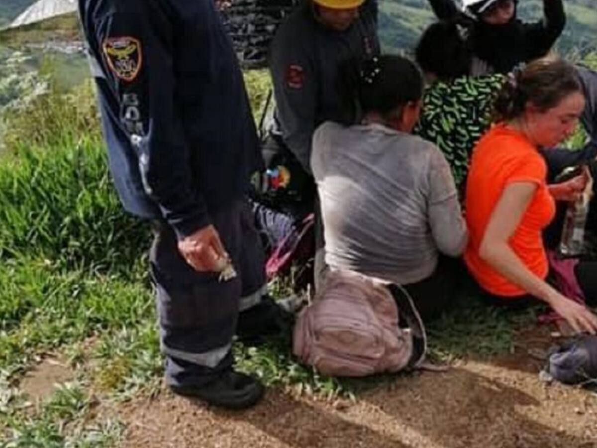 Rescatan a tres mujeres que se habían perdido en Cerro Tusa de Venecia