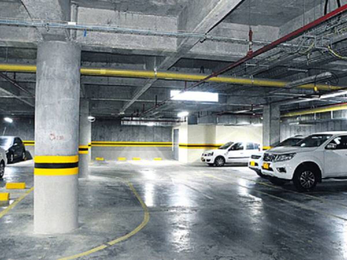 La tarifa en parqueaderos de Bogotá pasaría de 105 a 129 pesos por minuto