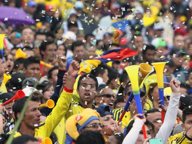 Foto de archivo de los colombianos viendo un partido de la selección.
