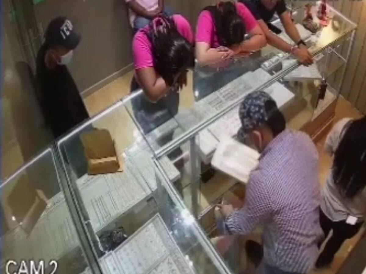 Millonario robo a joyería en Cartagena dejó un capturado: otro atracador está huyendo