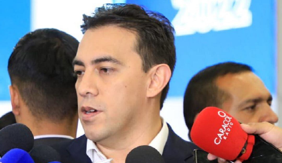 Registrador Alexander Vega.