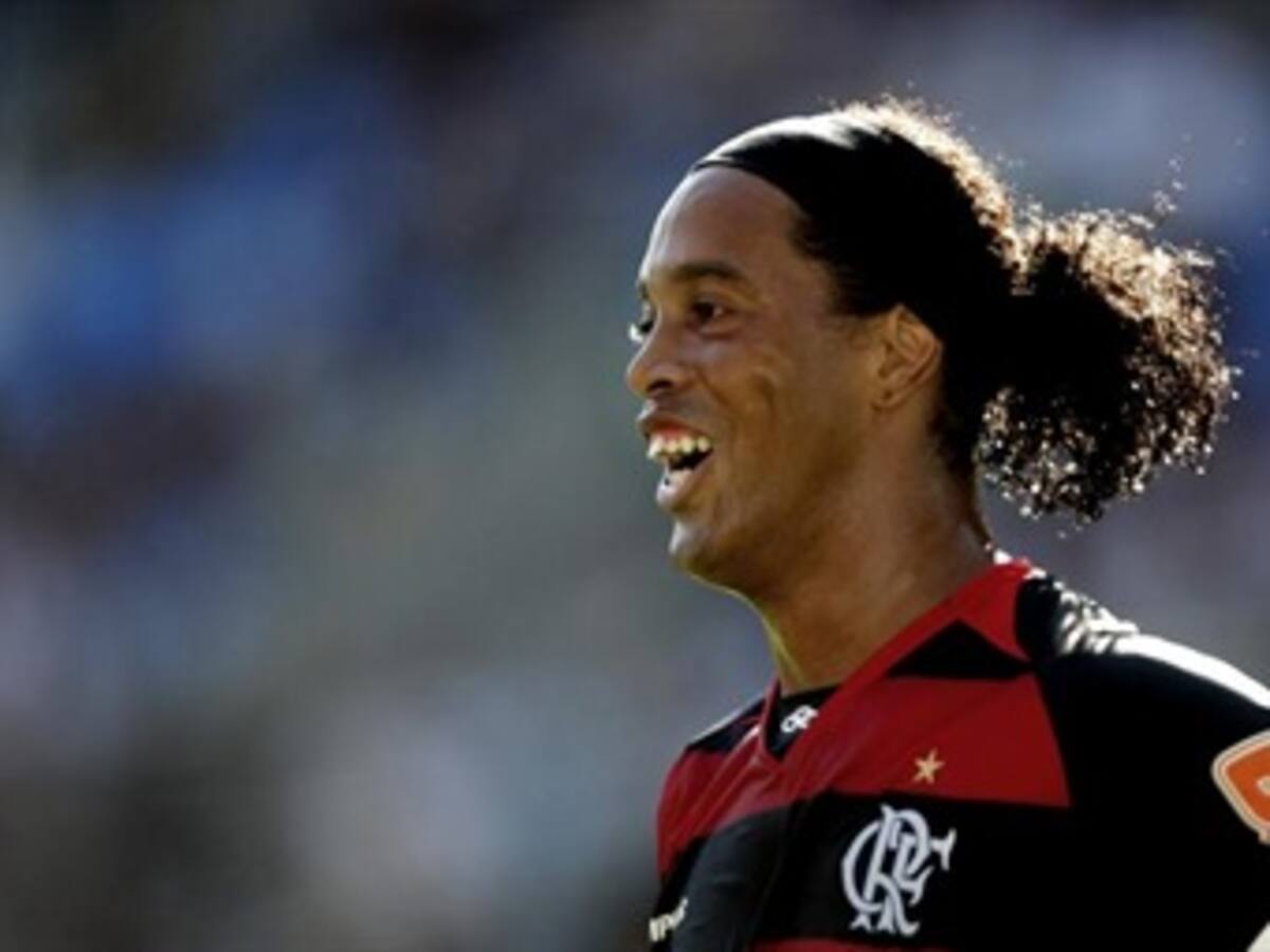 Ronaldinho convocado y Kaká excluido de Selección brasileña para amistoso ante Bosnia