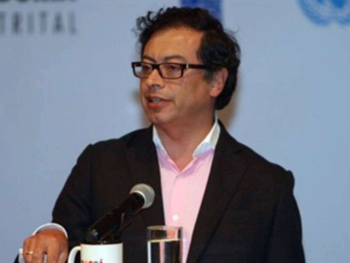 Procuraduría apelará el lunes fallo que concedió cautelares a Petro