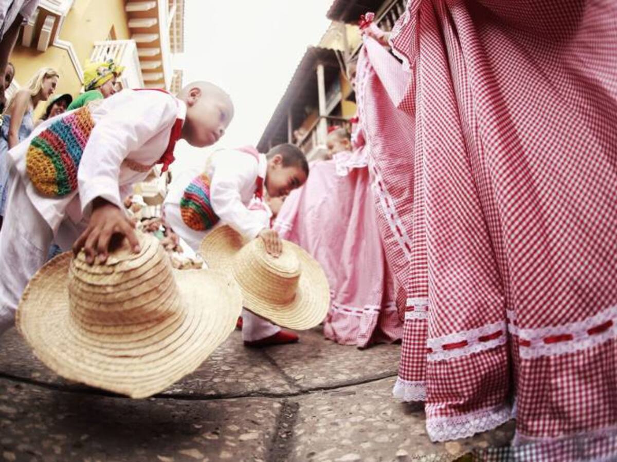 Alegría y folclor en el cabildo de la Escuela Normal Superior de Cartagena