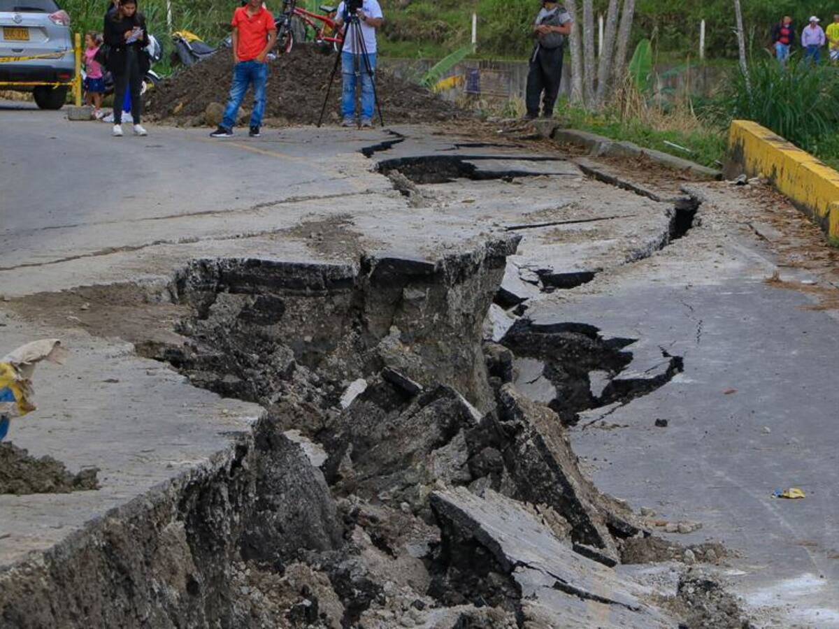 Represamiento de agua causa falla en la Marquetalia - Manzanares