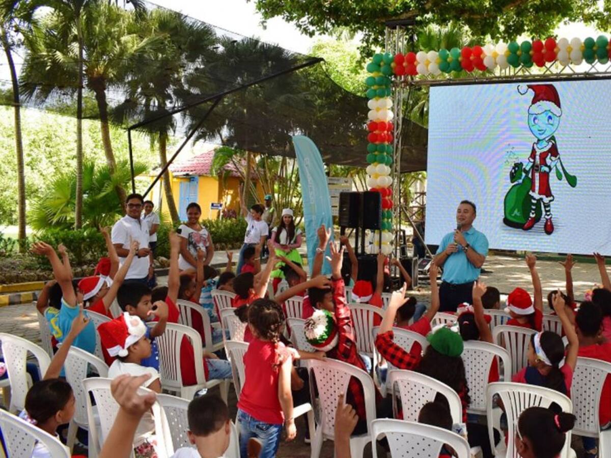 Aguas de Cartagena entregó más de 6 mil regalos en diferentes comunidades