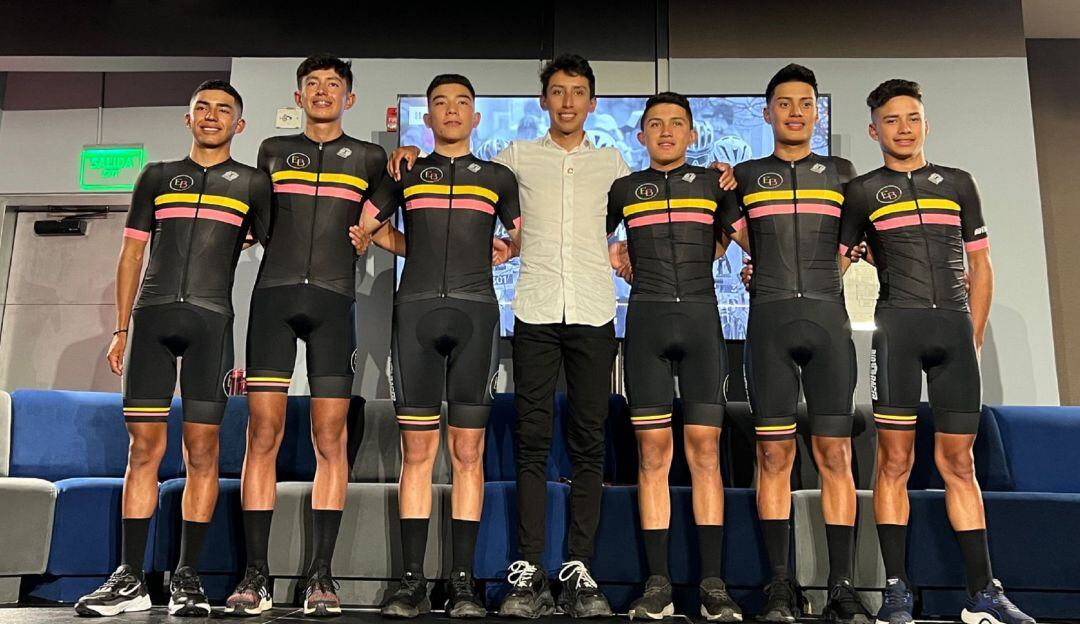 Egan Bernal y el grupo de ciclistas que hará parte de EB Project