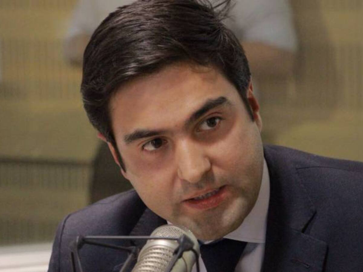 “Las FARC están comprando estaciones de gasolina para lavar dinero”: Samuel Hoyos