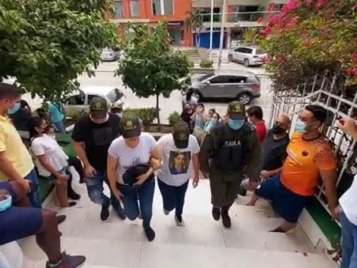 Rescatan a tres trabajadores de la salud cerca de Barranquilla