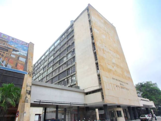 Polémica en Gobernación del Atlántico por horario de salida de empleados