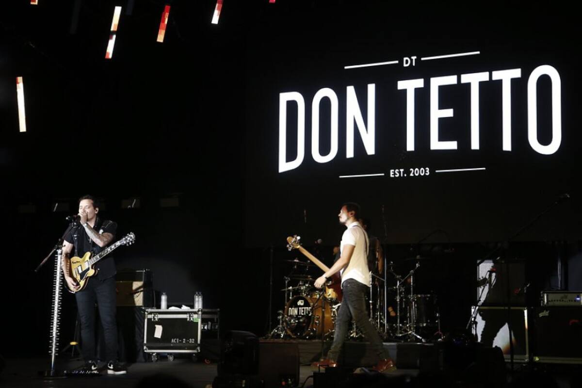 El evento también contó con la presentación de varios artistas colombianos como Don Tetto, Martina La Peligrosa, Jeloz, entre otros.