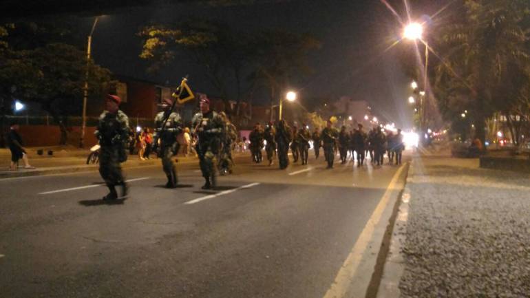 Ensayo de  las fuerzas militares para el desfile de hoy 20 de Julio