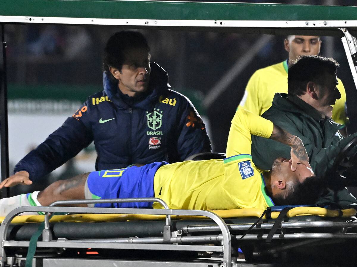 Video: Neymar se retira del partido ante Uruguay entre lágrimas