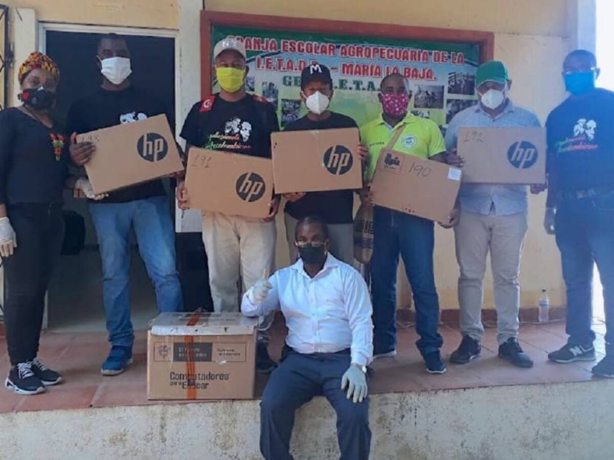 Entregan 211 computadores para educación virtual en María La Baja