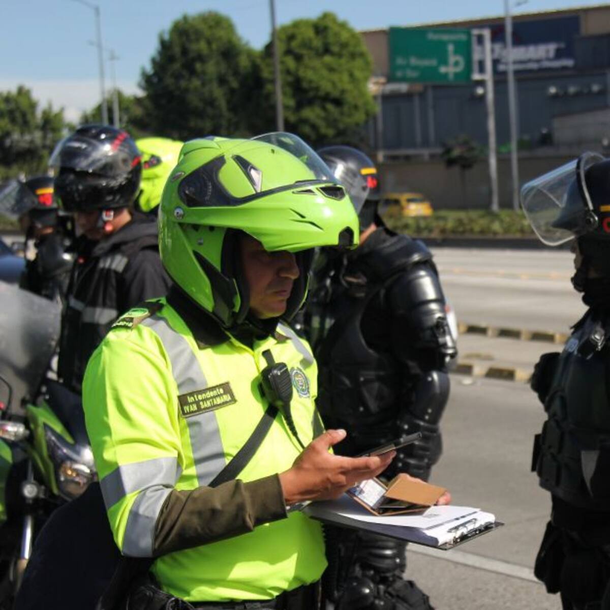 Más de 500 multas en los primeros días de pico y placa ambiental en Bogotá