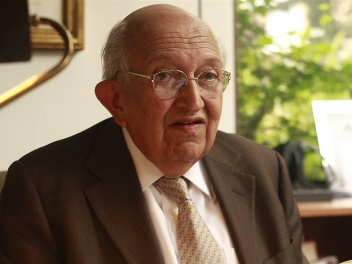 El escritor y periodista Plinio Apuleyo relata cómo conoció a Gloria Zea