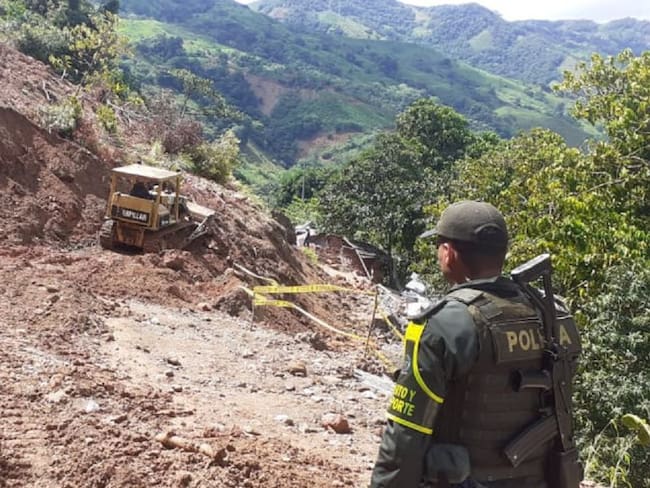 Nuevo derrumbe en Valdivia, impide la reapertura de la troncal a la costa
