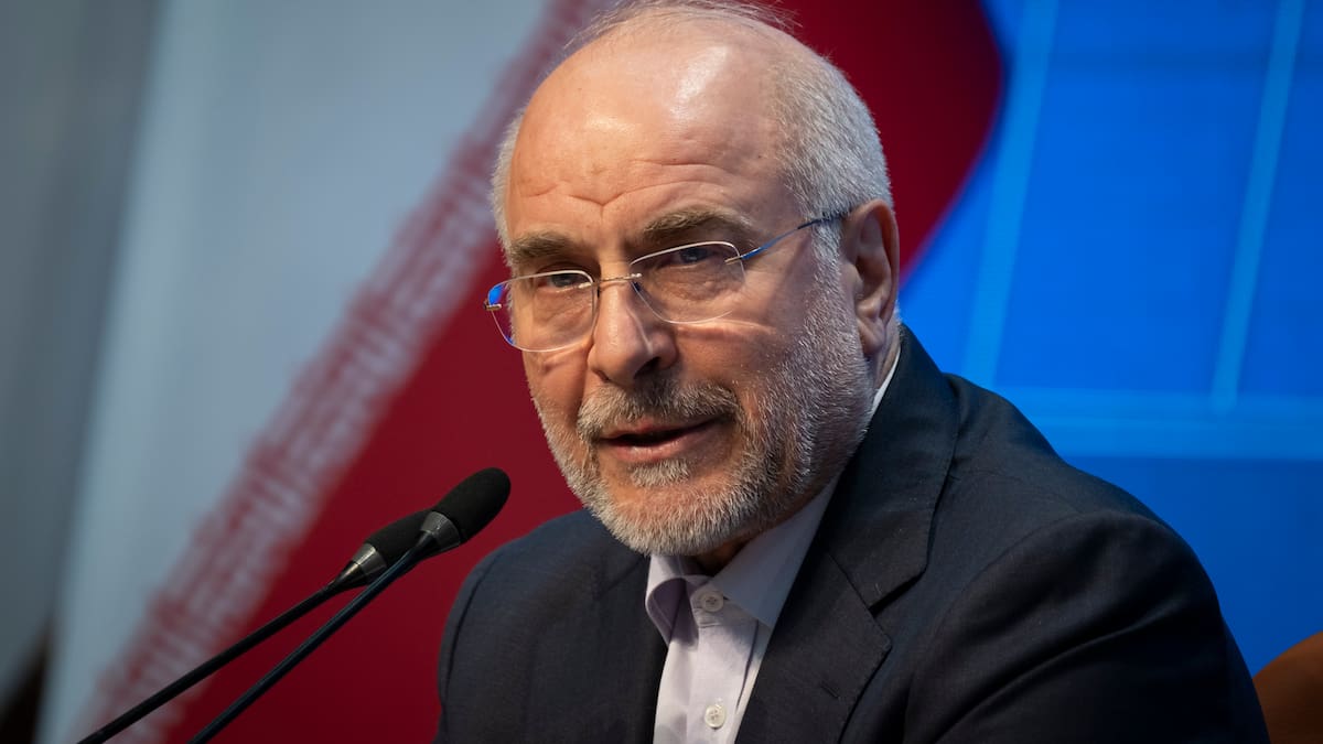 Irán advierte a Trump que si sigue la guerra no se podrá vender petróleo ni producirlo