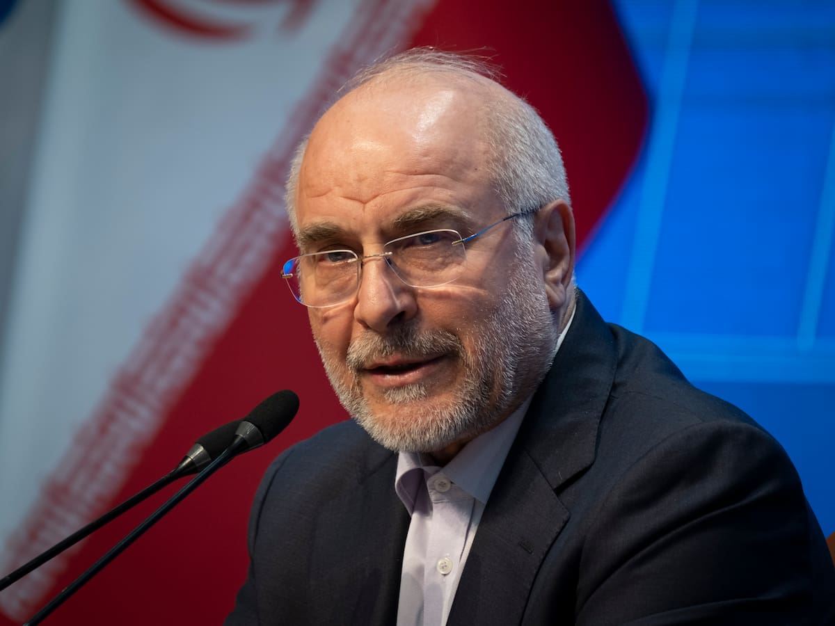 Irán advierte a Trump que si sigue la guerra no se podrá vender petróleo ni producirlo