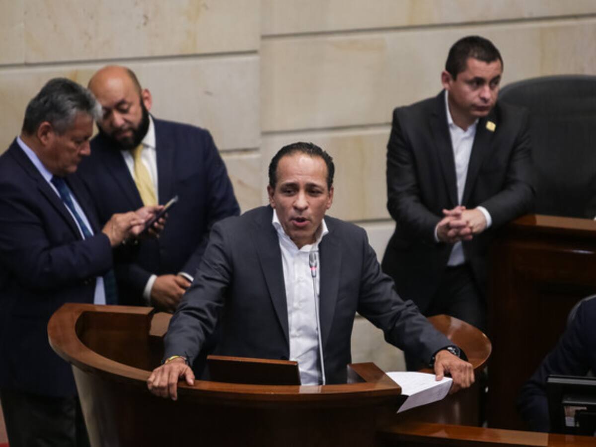 Alexander López: “Hay mafias y clanes corruptos que no quieren que avancemos”