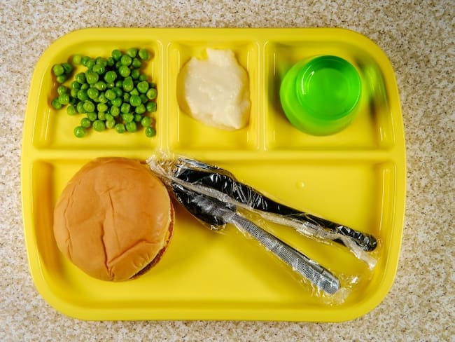 Retrasos en 17 entidades territoriales ponen en riesgo el inicio del PAE en 2026