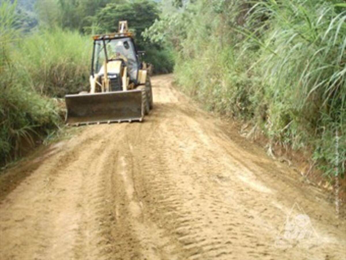 Trece vías nacionales presentan cierre total