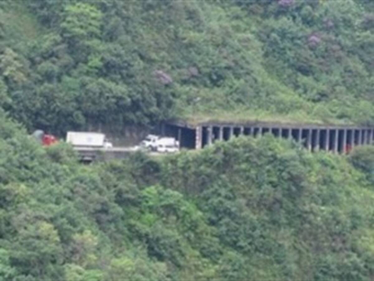 Cerrada la Vía entre Bogotá y Villavicencio por accidente: Policía