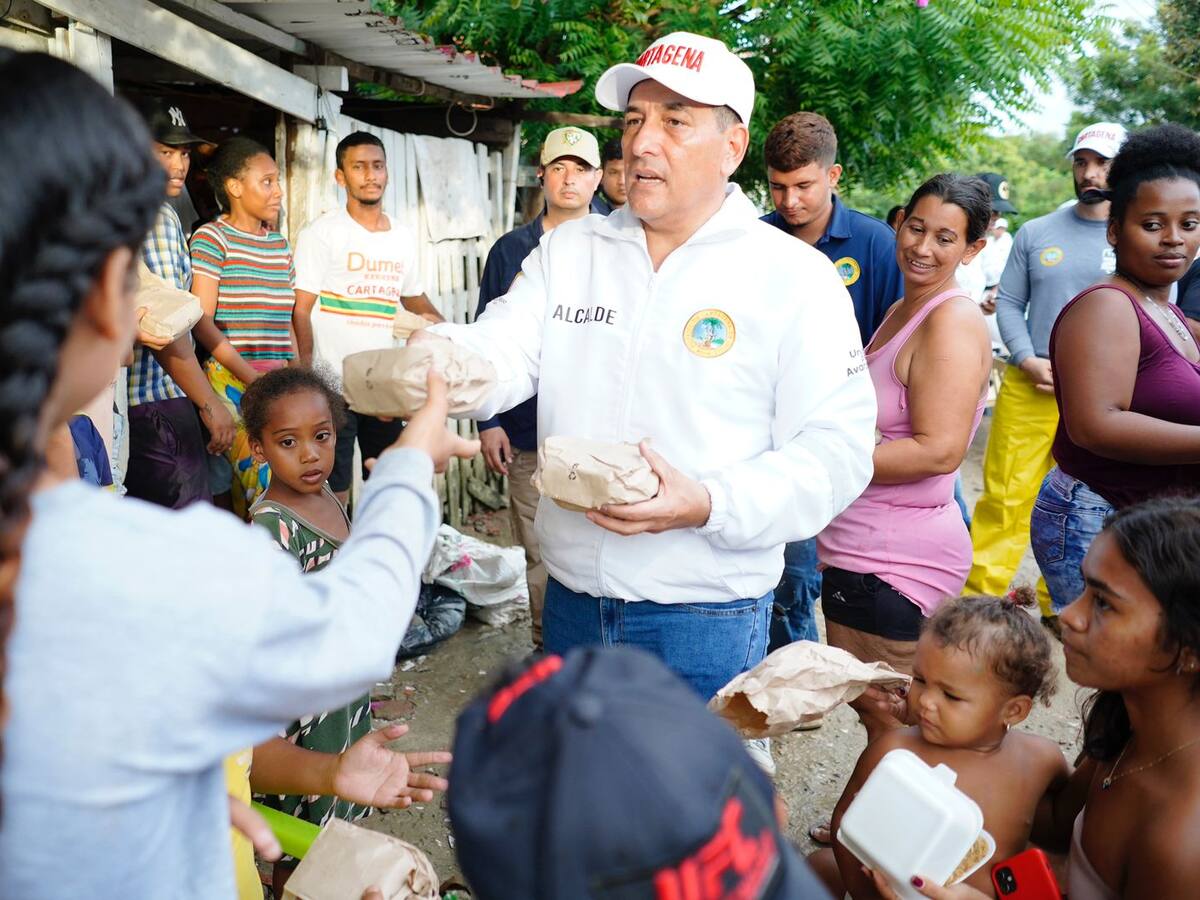 Alcaldía de Cartagena entregó ayudas a 500 familias damnificadas por las lluvias