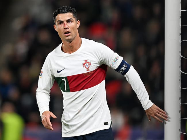Cristiano Ronaldo recibió un duro golpe en su rostro durante el duelo entre Portugal y República Checa.