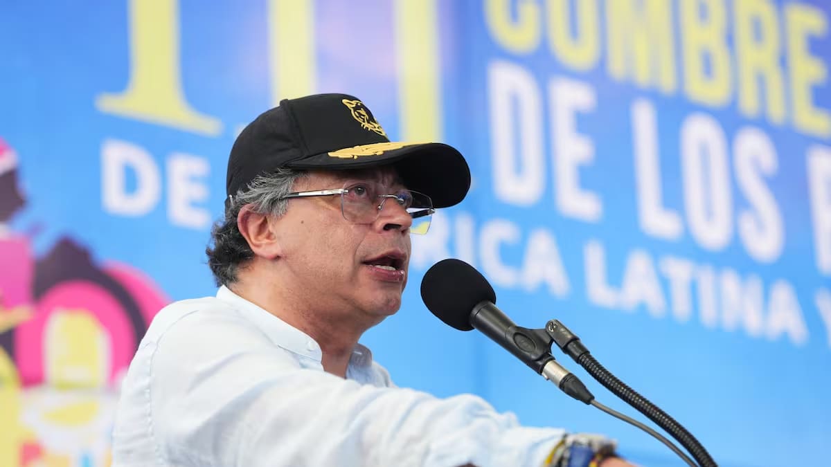 Petro participará en Barcelona en Cumbre en Defensa de Democracia: MinHacienda asumirá sus funciones