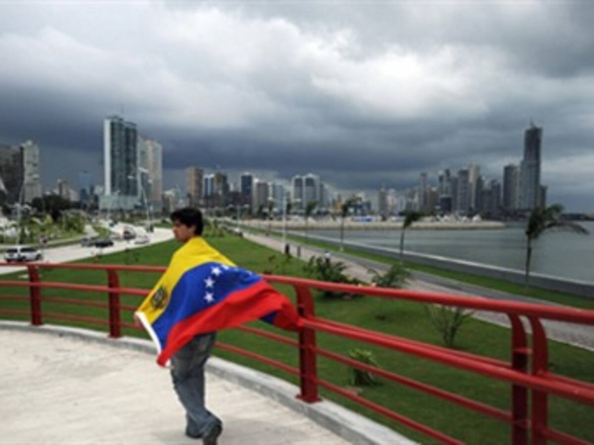 Venezolanos en EE.UU. califican de “aberración constitucional” postergación de posesión